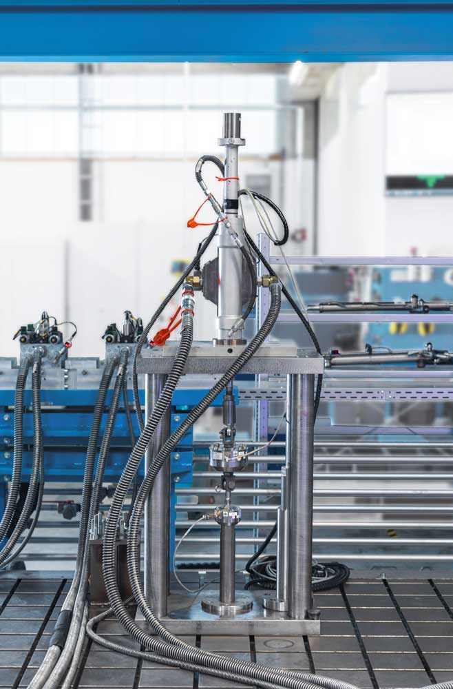 Vista lateral del banco de pruebas abierto