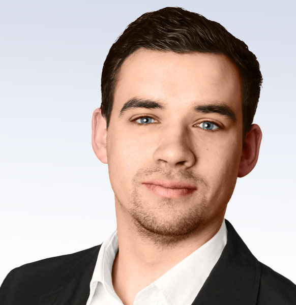 Retrato de Simon Pöhler - Hombre con pelo oscuro y barba corta